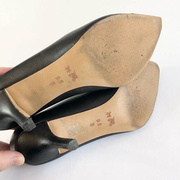 Coach Leather Point Cap Toe Black Silver Plate Emblem Stiletto Heel Zan Size 9.5 - Picture 8 of 10